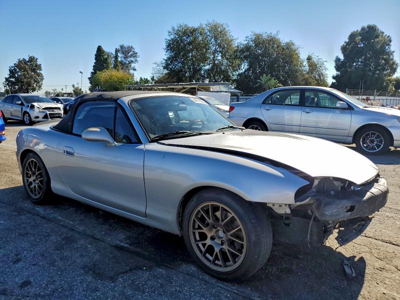 Photo 4 from auction – 1999 MAZDA MX-5 MIATA with VIN JM1NB3530X0105197