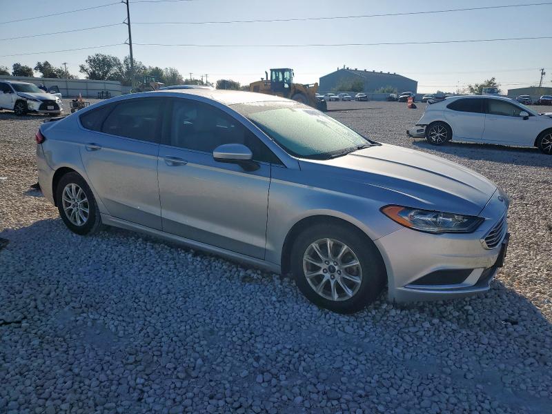 Photo 4 from auction – 2017 FORD FUSION S with VIN 3FA6P0G71HR206597