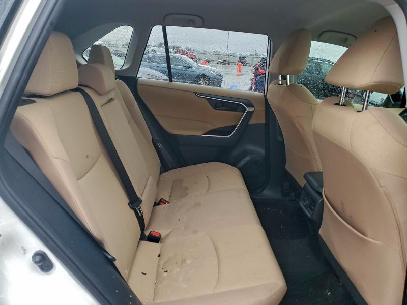 Photo 11 from auction – 2023 TOYOTA RAV4 LE with VIN JTMLWRFV3PD167412