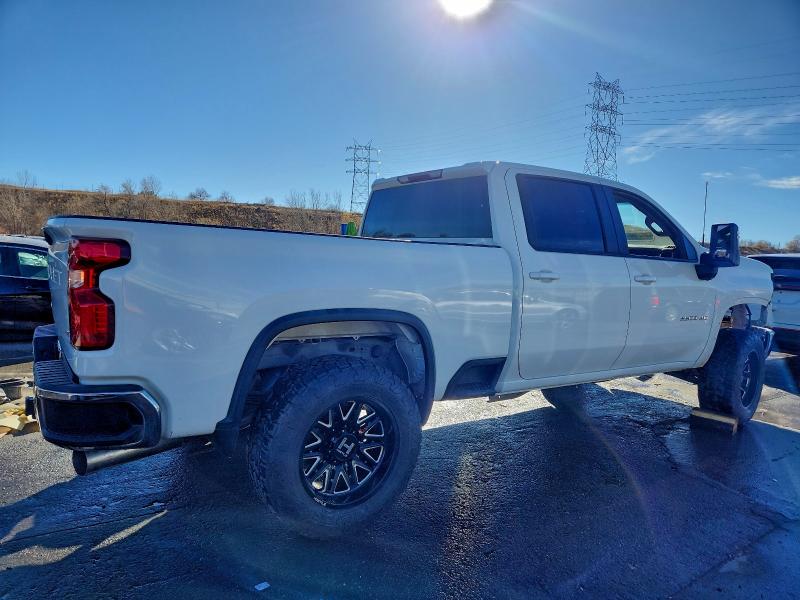 Photo 3 from auction – 2021 CHEVROLET SILVERADO with VIN 1GC1YNEY3MF181543