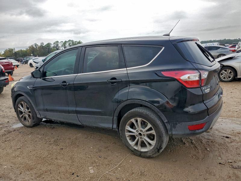 Photo 2 from auction – 2017 FORD ESCAPE SE with VIN 1FMCU0GD5HUE07290