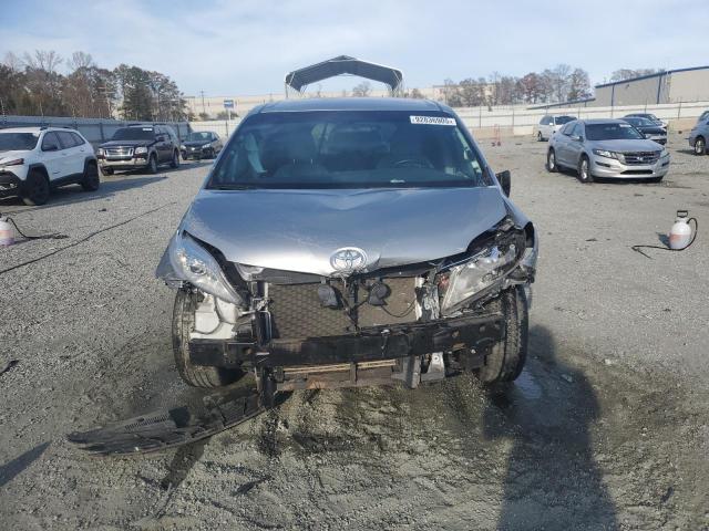 Photo 5 from auction – 2017 TOYOTA SIENNA with VIN 5TDZZ3DC6HS805271