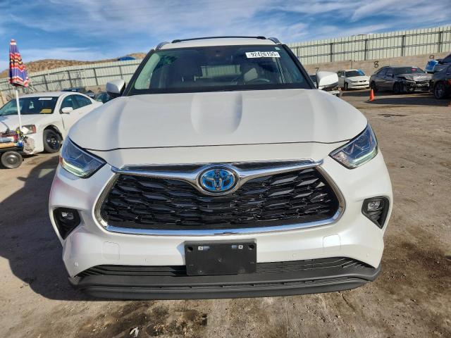 Photo 5 from auction – 2023 TOYOTA HIGHLANDER with VIN 5TDXBRCHXPS583571