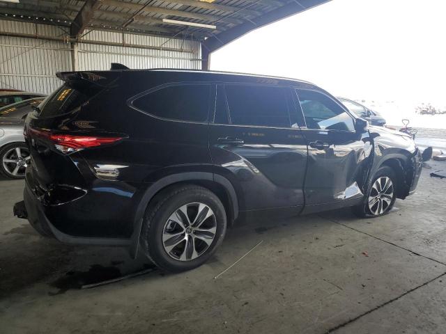Photo 3 from auction – 2021 TOYOTA HIGHLANDER with VIN 5TDHZRBH7MS144132