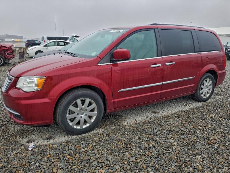 CHRYSLER TOWN & COU 2015 with VIN 2C4RC1BG6FR561817 - Photo from auction