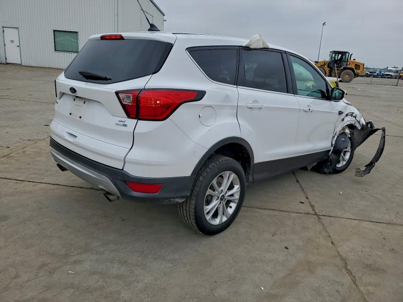 Photo 3 from auction – 2019 FORD ESCAPE SE with VIN 1FMCU9GD7KUC06390