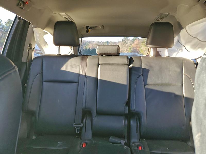 Photo 10 from auction – 2018 TOYOTA HIGHLANDER with VIN 5TDJZRFH3JS891590