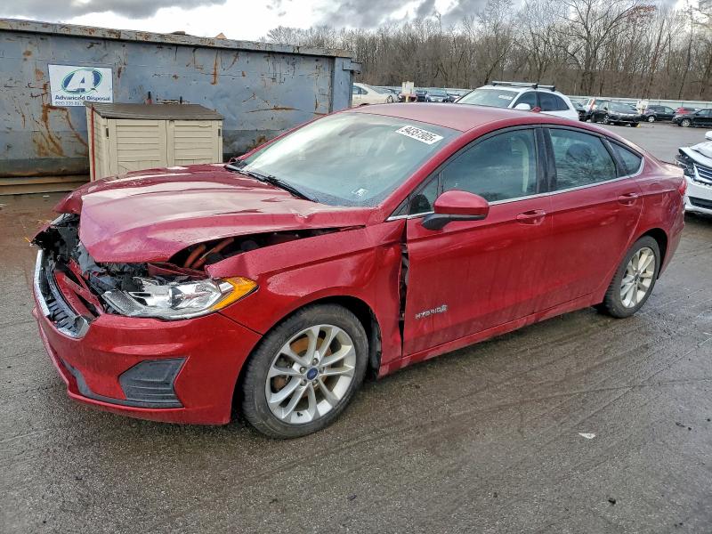 FORD FUSION SE 2019 with VIN 3FA6P0LU3KR100543 - Photo from auction