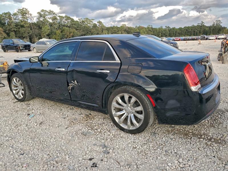 Фото 2 с аукциона – 2019 CHRYSLER 300 LIMITE с VIN 2C3CCAEG2KH536306