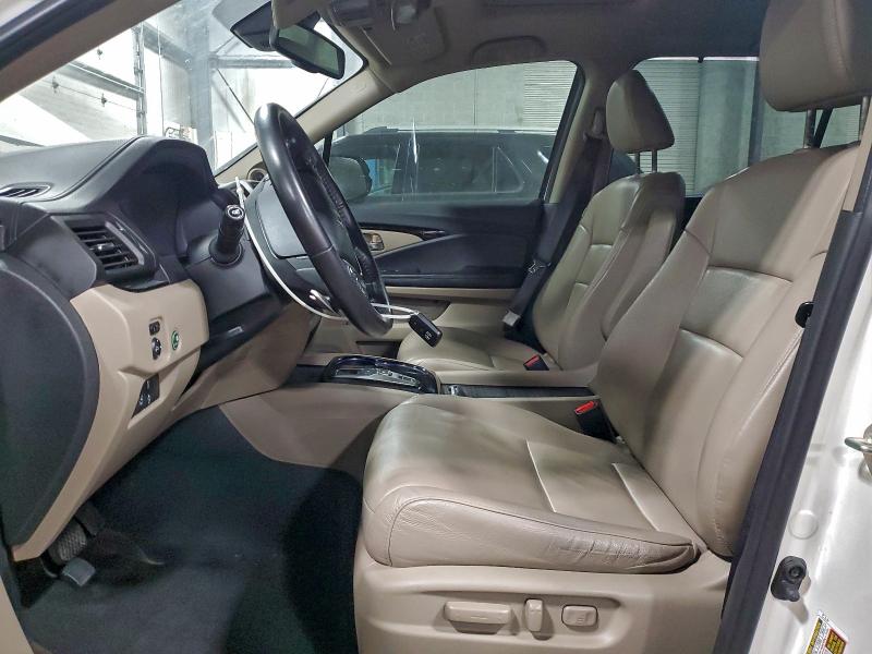 Photo 7 from auction – 2016 HONDA PILOT TOUR with VIN 5FNYF5H93GB021115