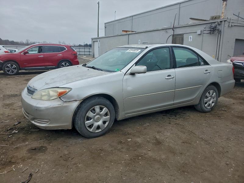 TOYOTA CAMRY LE 2004 with VIN 4T1BE30K74U917587 - Photo from auction