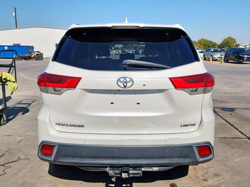 Photo 6 from auction – 2018 TOYOTA HIGHLANDER with VIN 5TDYZRFH7JS247802