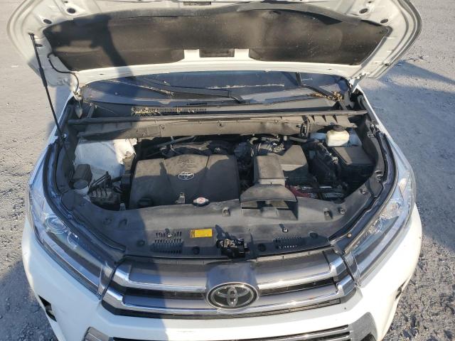 Photo 12 from auction – 2018 TOYOTA HIGHLANDER with VIN 5TDDZRFH8JS822472