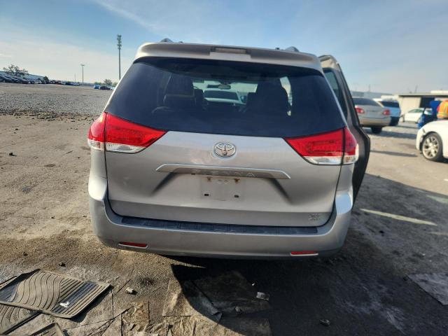 Photo 6 from auction – 2014 TOYOTA SIENNA XLE with VIN 5TDDK3DCXES079506