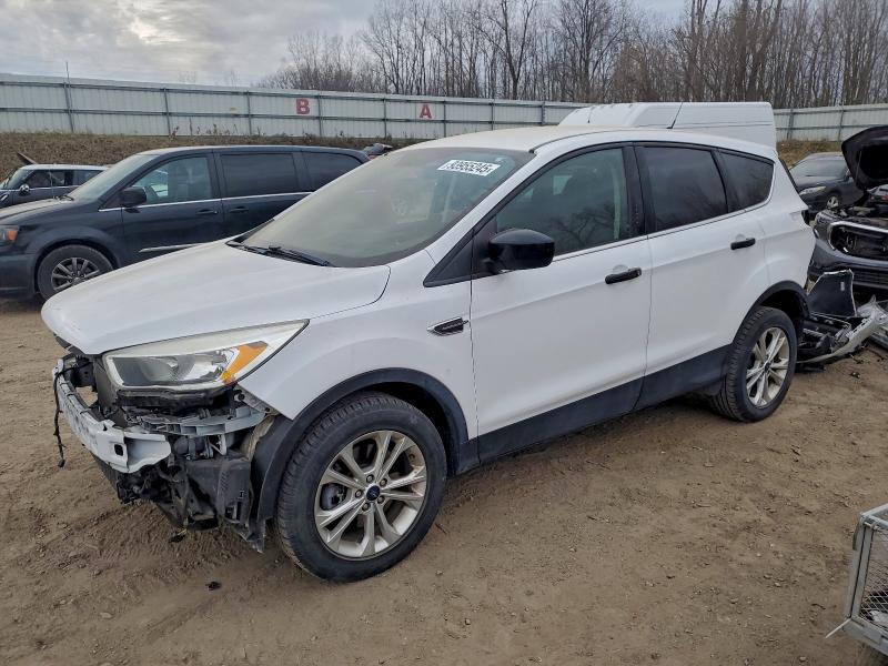 FORD ESCAPE SE 2019 with VIN 1FMCU9GD4KUA04476 - Photo from auction