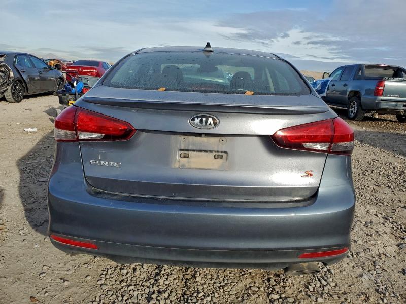 Foto 6 de la subasta – 2018 KIA FORTE con VIN 3KPFL4A73JE189255