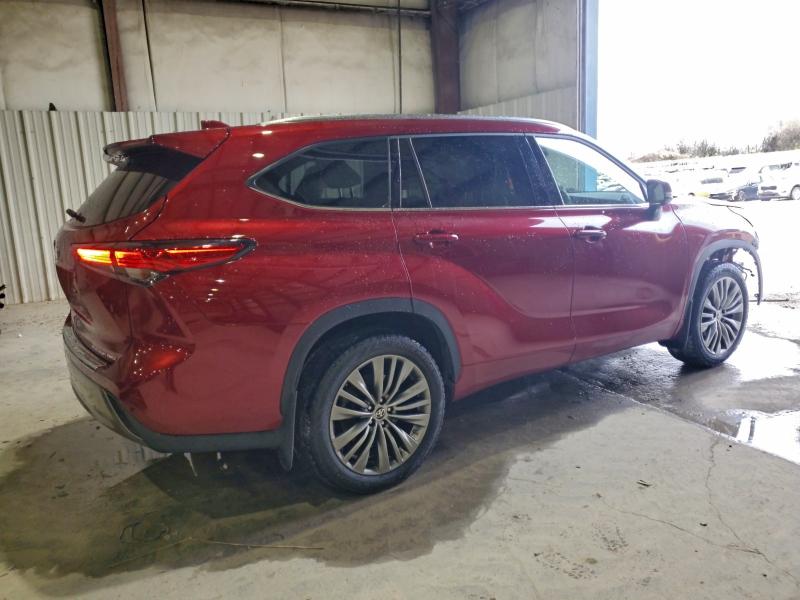 Photo 3 from auction – 2022 TOYOTA HIGHLANDER with VIN 5TDFZRBH2NS179475