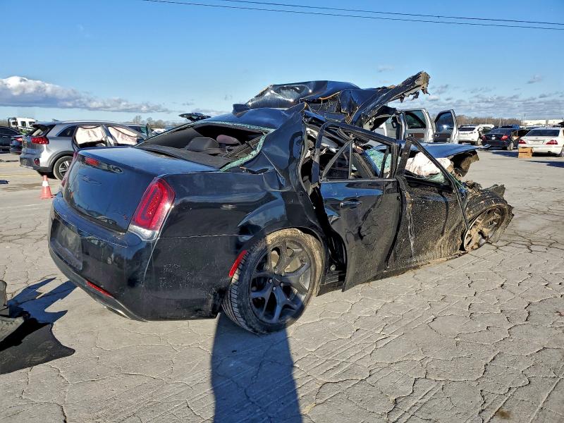 Photo 3 from auction – 2020 CHRYSLER 300 with VIN 2C3CCABG2LH189579