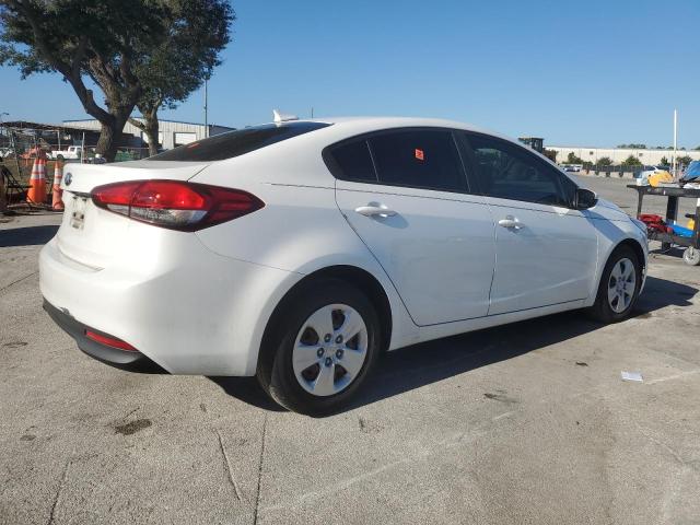 Photo 3 from auction – 2018 KIA FORTE LX with VIN 3KPFL4A70JE194302