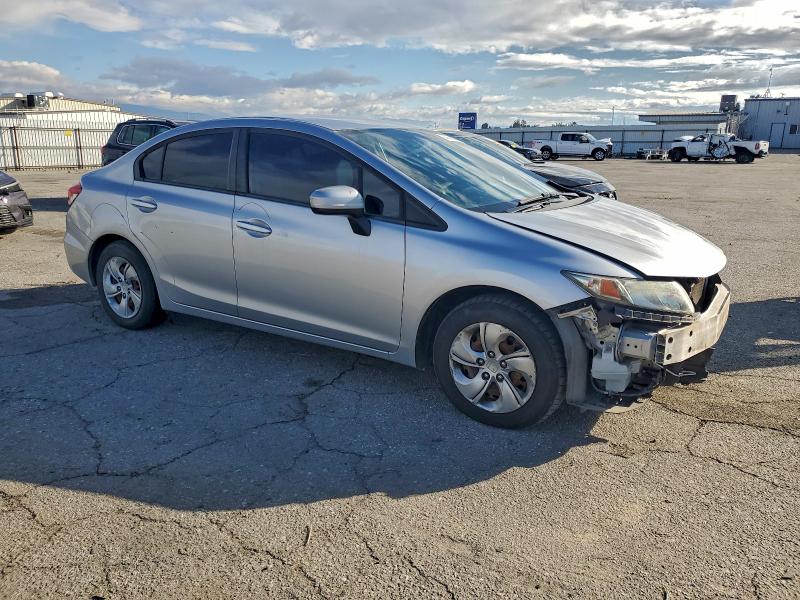Photo 4 from auction – 2015 HONDA CIVIC LX with VIN 19XFB2F55FE700678