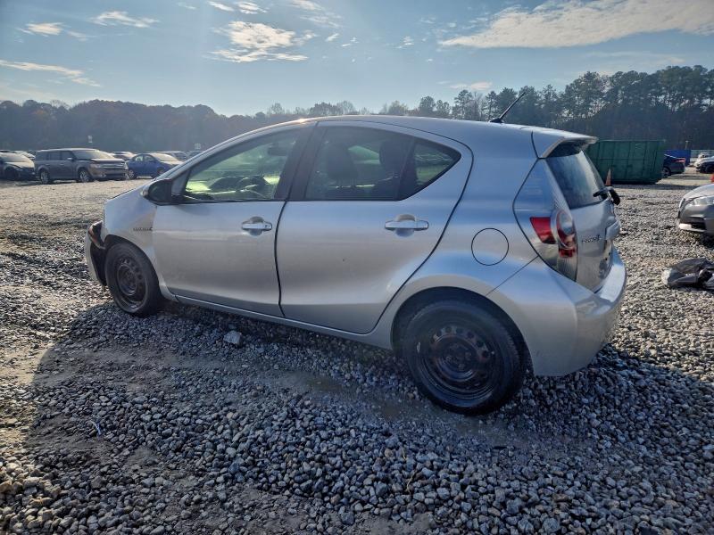 Photo 2 from auction – 2013 TOYOTA PRIUS C with VIN JTDKDTB31D1544710