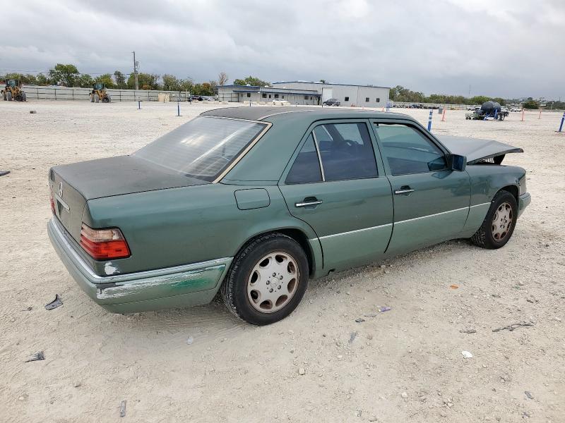 Photo 3 from auction – 1994 MERCEDES-BENZ E 320 with VIN WDBEA32E0RC093755