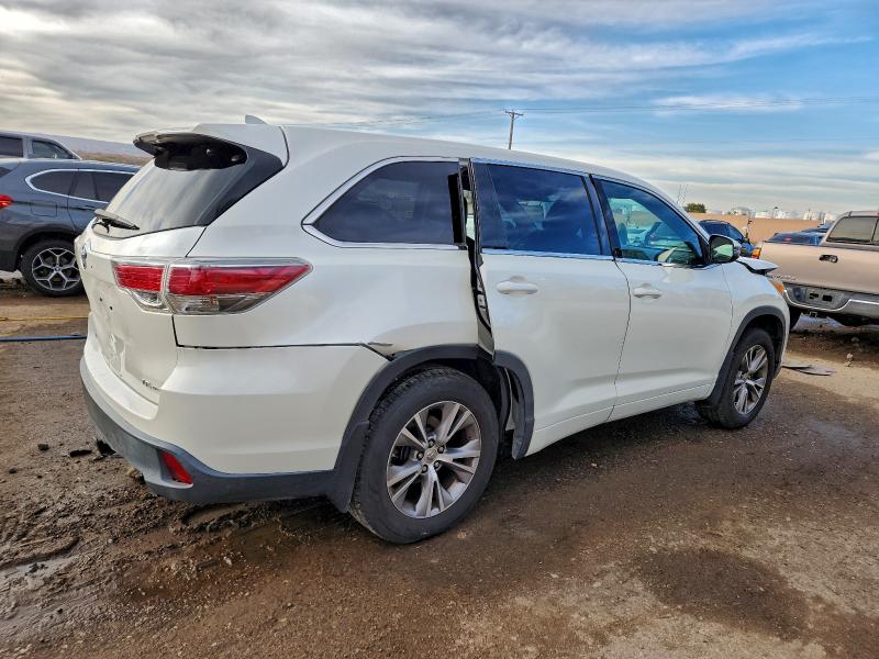 Photo 3 from auction – 2014 TOYOTA HIGHLANDER with VIN 5TDBKRFH7ES021310
