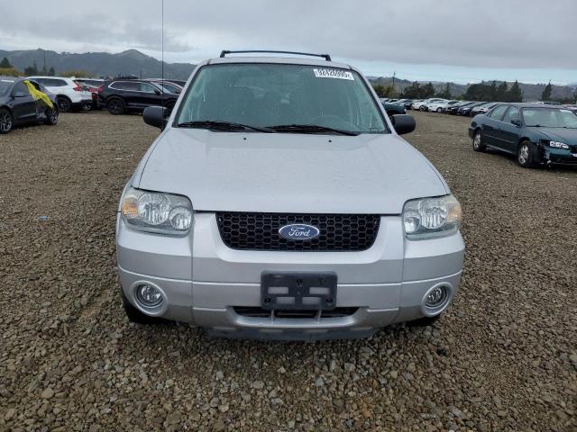 Photo 5 from auction – 2005 FORD ESCAPE LIM with VIN 1FMCU94195KE00042