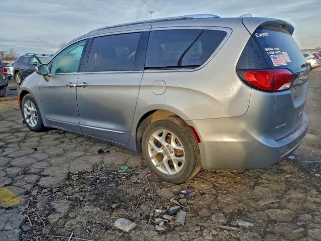 Photo 2 from auction – 2017 CHRYSLER PACIFICA T with VIN 2C4RC1EGXHR832621