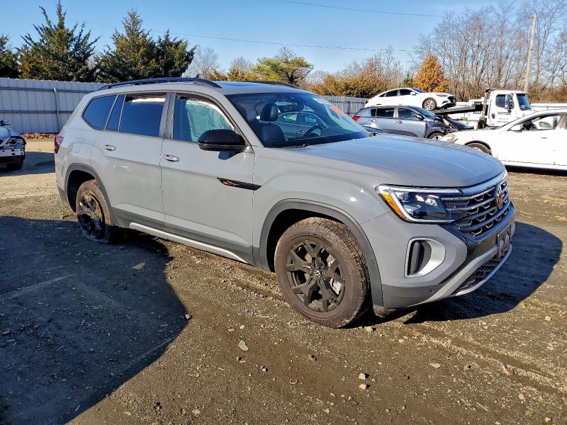 Photo 4 from auction – 2024 VOLKSWAGEN ATLAS PEAK with VIN 1V2CR2CA1RC573650