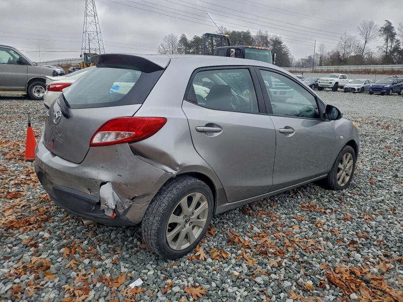 Photo 3 from auction – 2013 MAZDA MAZDA2 with VIN JM1DE1LZ5D0157614