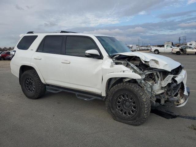 Photo 4 from auction – 2020 TOYOTA 4RUNNER SR with VIN JTEBU5JR0L5834196