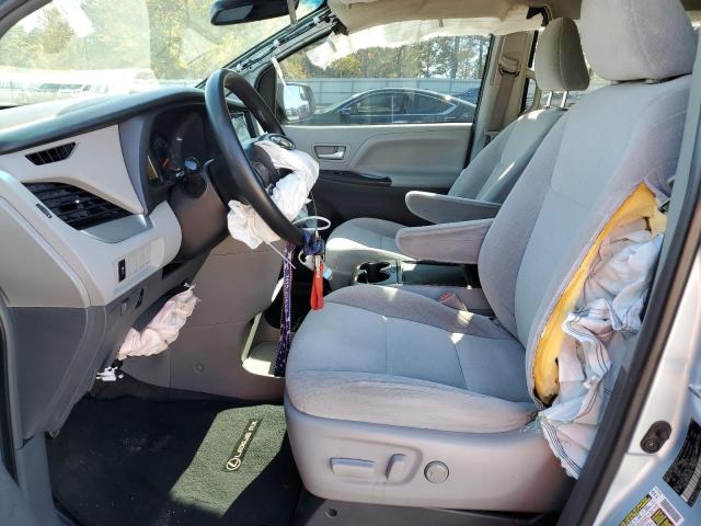 Photo 7 from auction – 2016 TOYOTA SIENNA LE with VIN 5TDKK3DC3GS739086