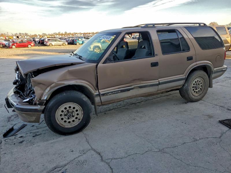 Photo 1 from auction – 1997 CHEVROLET BLAZER with VIN 1GNDT13W8V2193595