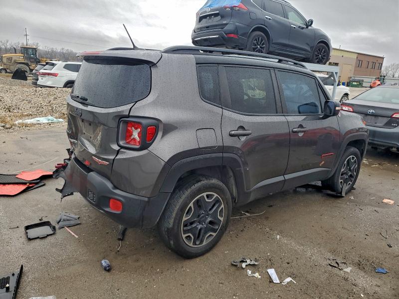 Photo 3 from auction – 2017 JEEP RENAGADE with VIN ZACCJBCB0HPF94162