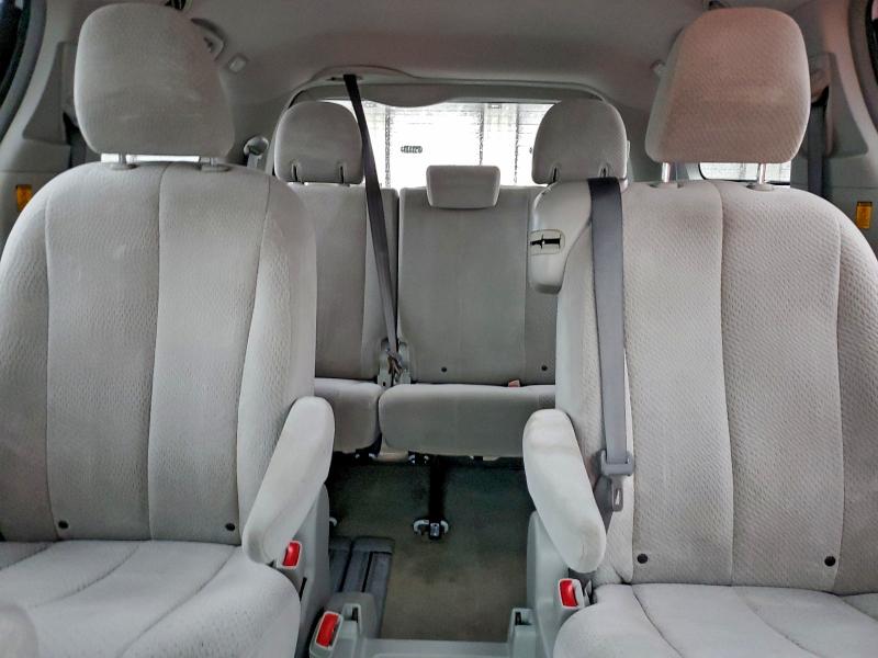 Photo 10 from auction – 2013 TOYOTA SIENNA LE with VIN 5TDKK3DC8DS345983