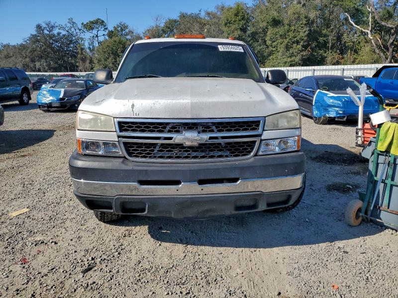 Photo 5 from auction – 2006 CHEVROLET SILVERADO with VIN 1GCHC29U46E280481