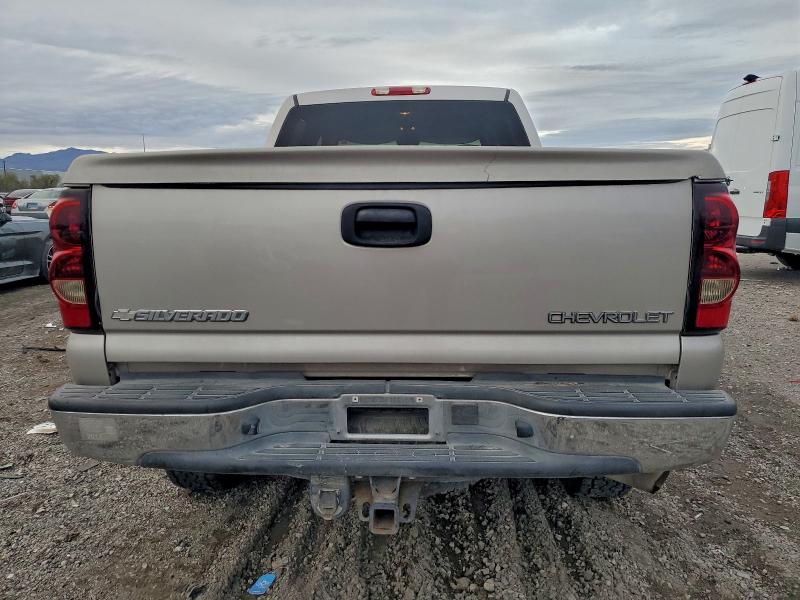 Photo 6 from auction – 2004 CHEVROLET SILVERADO with VIN 1GCHC23U24F144219