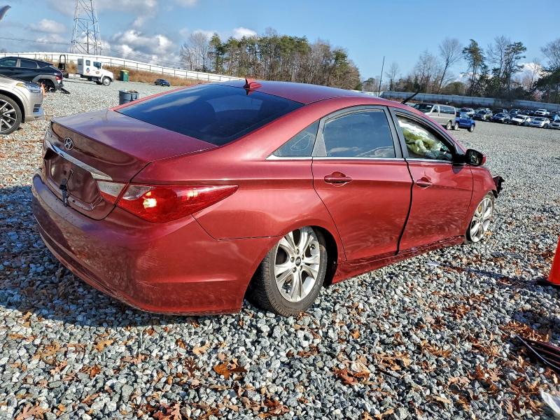 Photo 3 from auction – 2013 HYUNDAI SONATA GLS with VIN 5NPEB4AC8DH561345