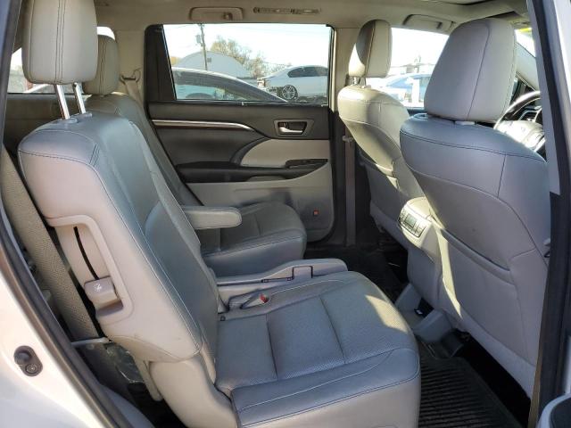 Photo 11 from auction – 2016 TOYOTA HIGHLANDER with VIN 5TDDKRFHXGS249264