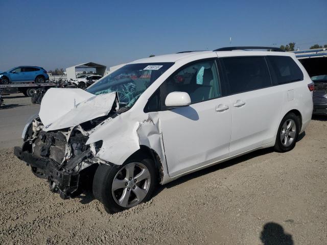 TOYOTA SIENNA LE 2015 with VIN 5TDKK3DCXFS549185 - Photo from auction