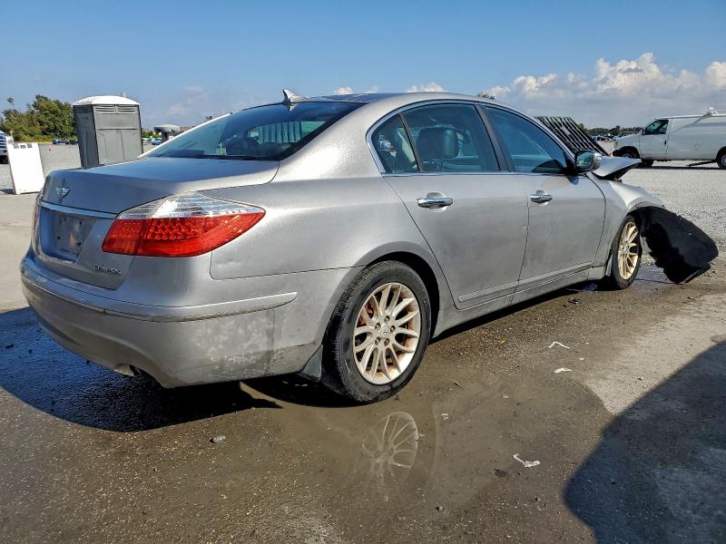 Photo 3 from auction – 2011 HYUNDAI GENESIS 3. with VIN KMHGC4DE9BU136587