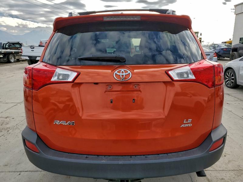 Photo 6 from auction – 2015 TOYOTA RAV4 LE with VIN JTMBFREV8FD166512
