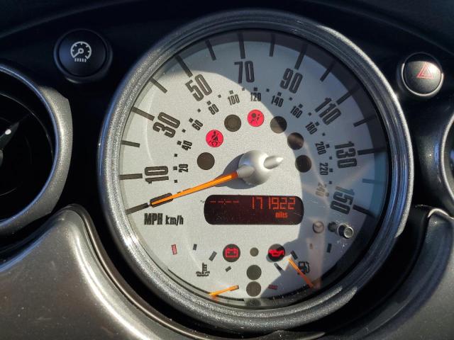 Photo 9 from auction – 2005 MINI COOPER S with VIN WMWRE33545TL15680