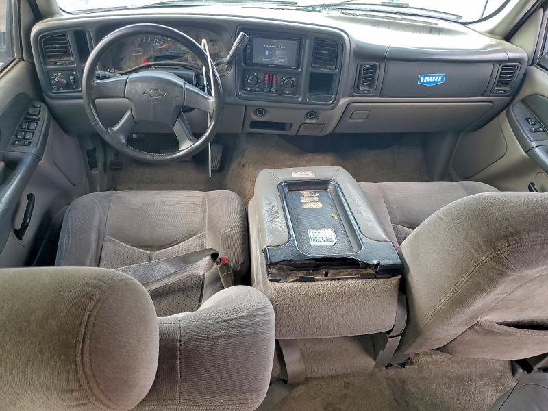 Photo 8 from auction – 2003 CHEVROLET TAHOE with VIN 1GNEC13VX3R180749