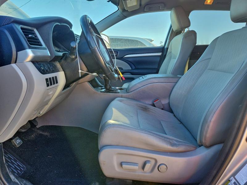 Photo 7 from auction – 2017 TOYOTA HIGHLANDER with VIN 5TDBZRFH5HS439476
