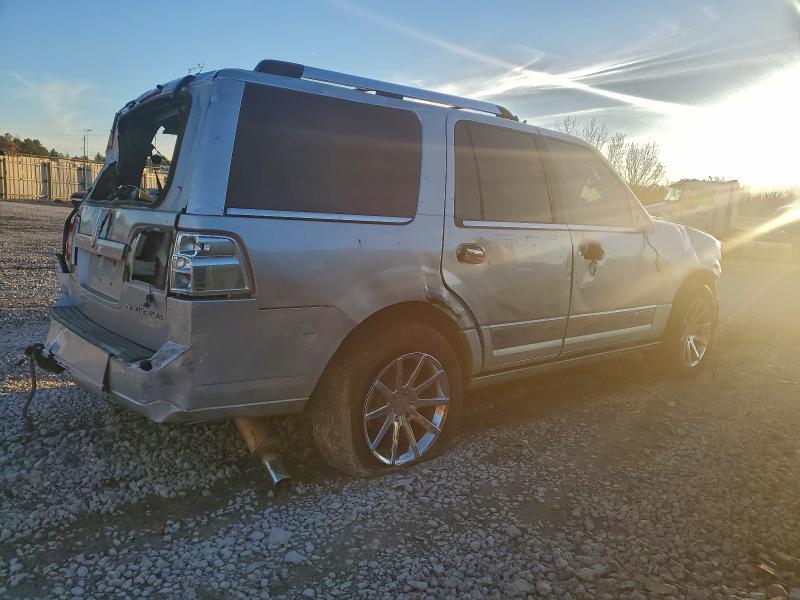 Photo 3 from auction – 2011 LINCOLN NAVIGATOR with VIN 5LMJJ2J56BEJ07110