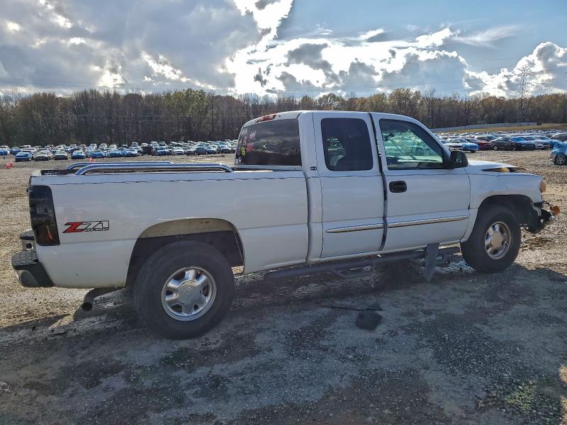Photo 3 from auction – 2003 GMC NEW SIERRA with VIN 2GTEK19T431207681