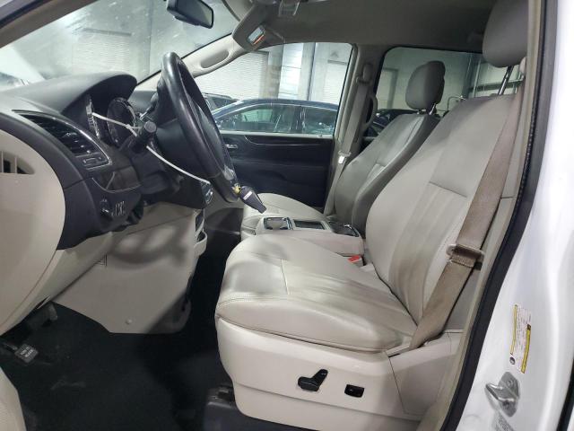 Photo 7 from auction – 2016 CHRYSLER TOWN & COU with VIN 2C4RC1BG2GR208217