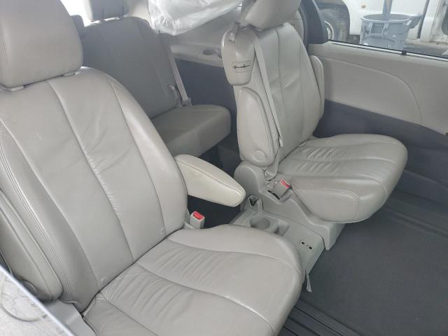 Photo 11 from auction – 2011 TOYOTA SIENNA XLE with VIN 5TDYK3DC6BS114104